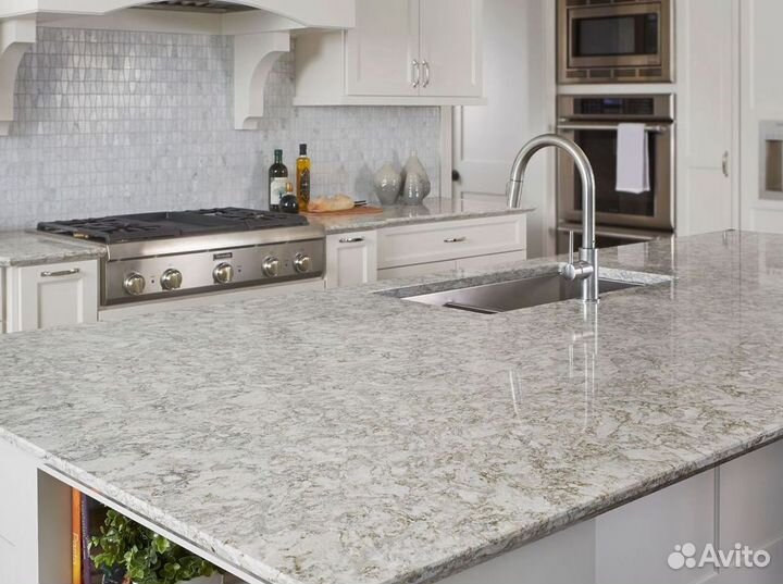 Столешница и остров из серого гранита Аляска