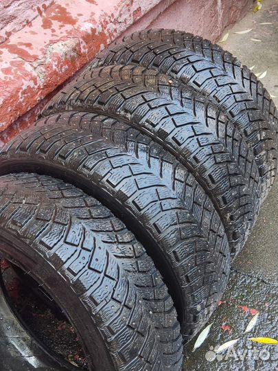 Michelin X-Ice North 4 185/85 R15 92B
