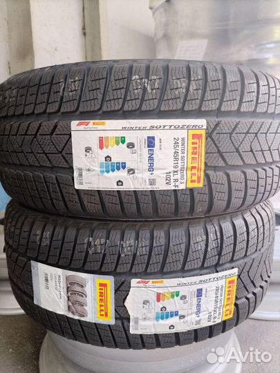 Pirelli Winter Sottozero 3 245/45 R19 и 275/40 R19 105V