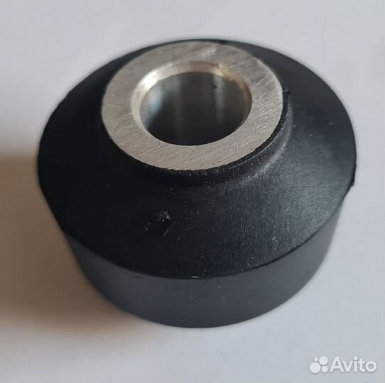 Демпфер опорный резиновый Tohatsu 9.9-18 (верхний)