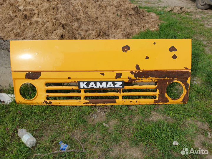 Продам облицовку переднюю на камаз