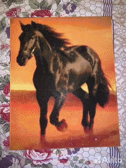 Картина из страз ручная работа лошади розы цветы