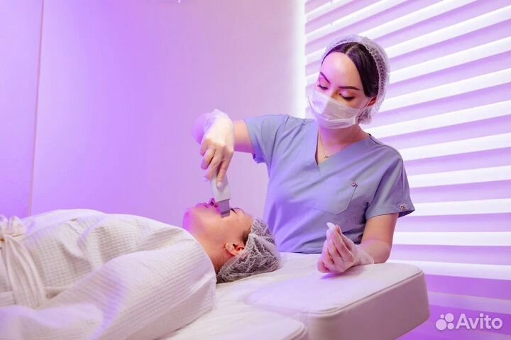 Косметолог, увеличение губ