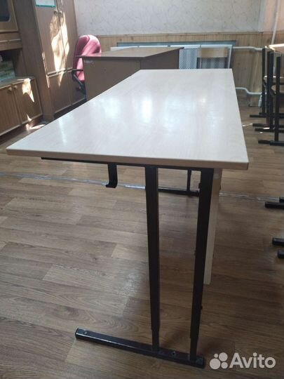 Парта школьная регулируемая