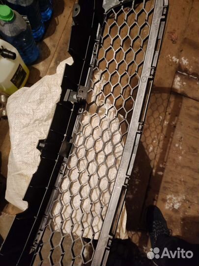 Решетка переднего бампера mazda 3 BK