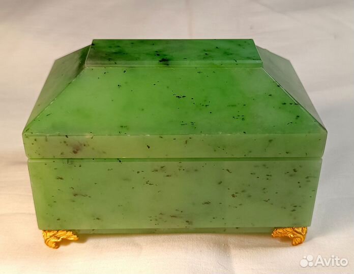 Ларец нефрит