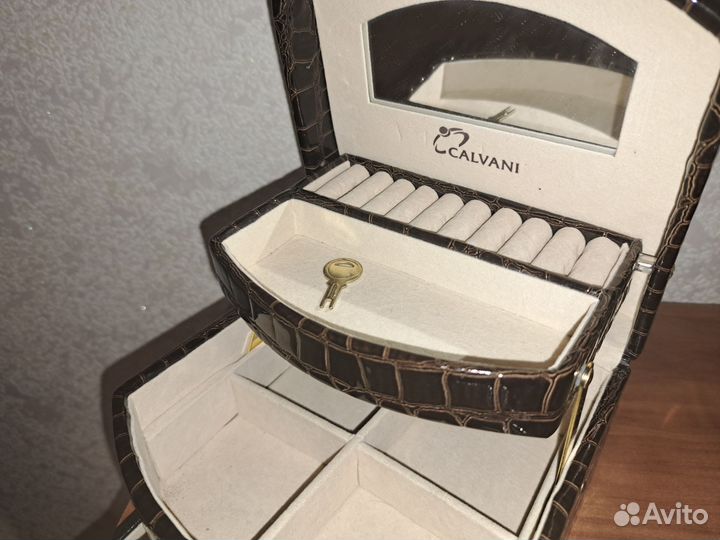 Шкатулка для украшений