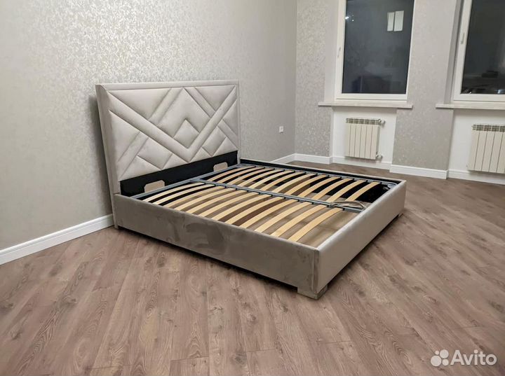 Кровать двухспальная в наличии и на заказ. Доставка
