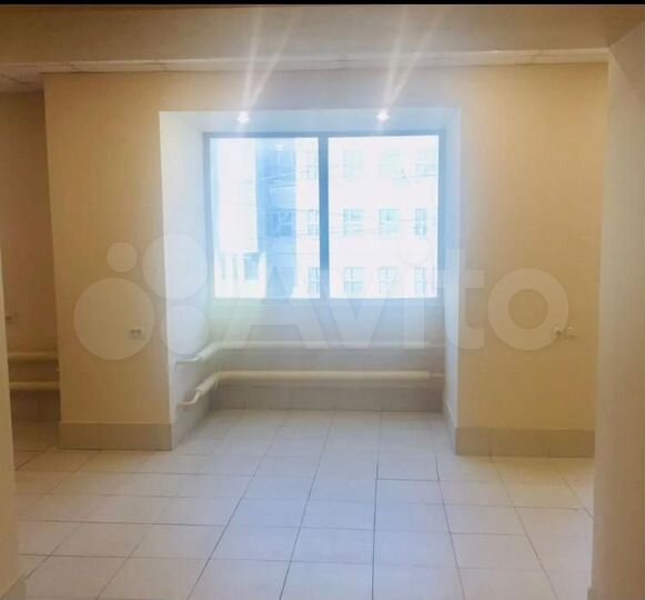 Торговая площадь,офис, первая линия 70 м²