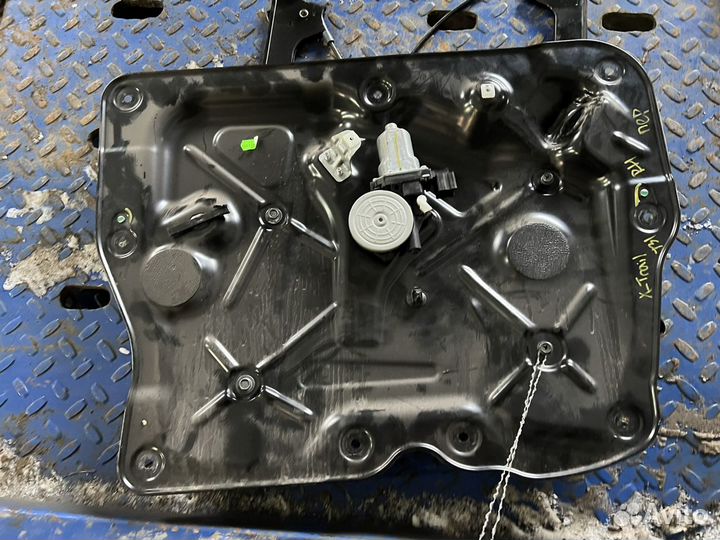 Стеклоподьемник передний правый Nissan X-trail T31