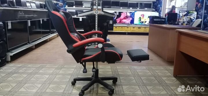 Игровое кресло с механизмом качания красно-черное