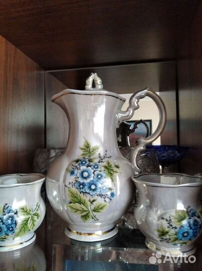 Кувшин с двумя кружками