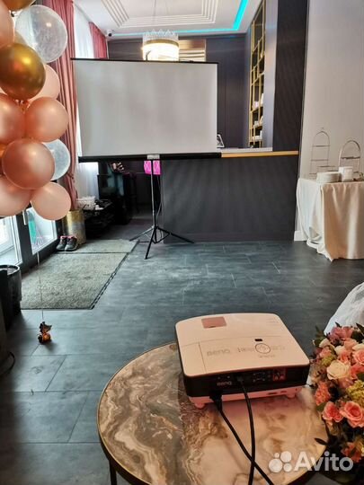 Проектор прокат аренда (яркий)