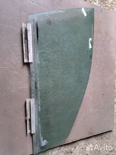 Стекло двери переднее правое Volvo S80