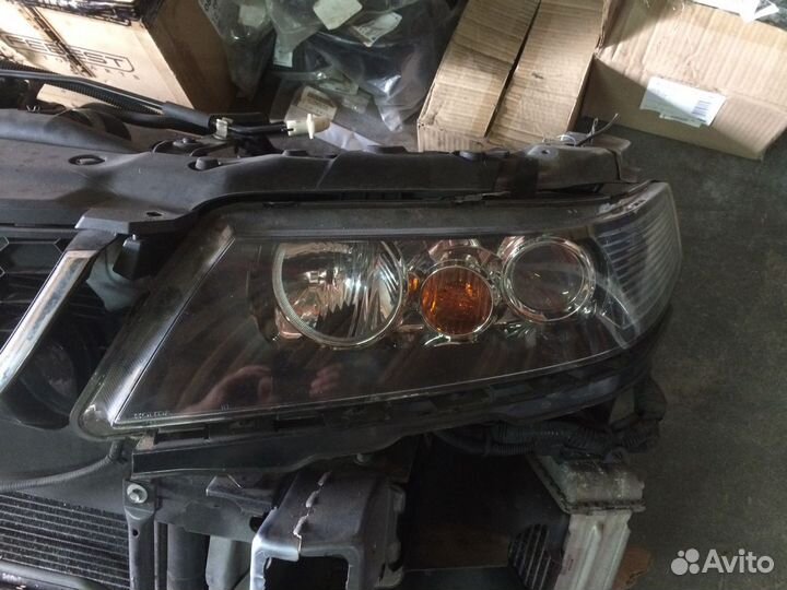 Фара правая Honda Accord 7