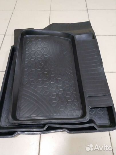 Автомобильные коврики резиновые