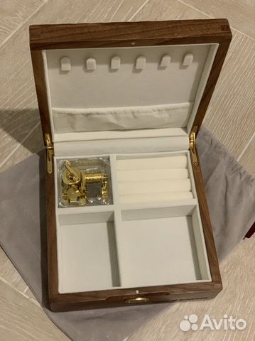 Шкатулка для украшений (новая)