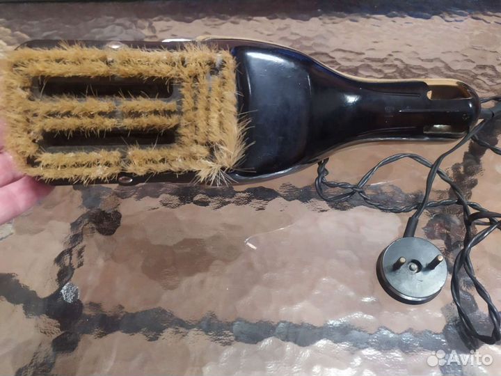 Электрощетка - пылесос Ветерок-2