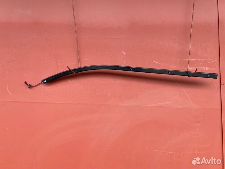 Направляющая сдвижной двери верхняя правая Vw