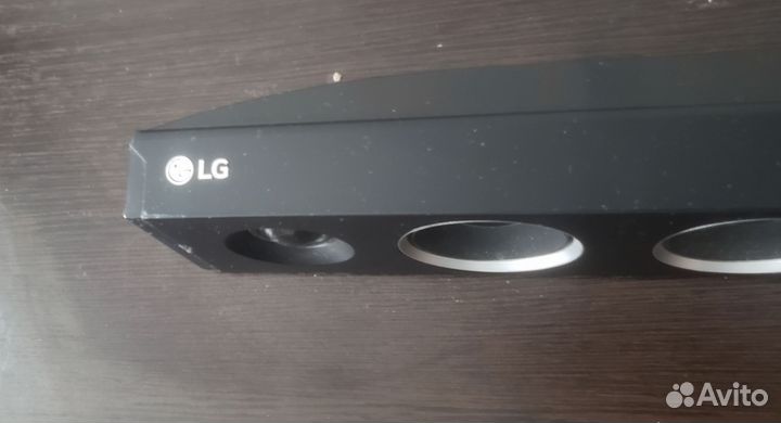 Саундбар LG SH3B с беспроводным сабвуфером