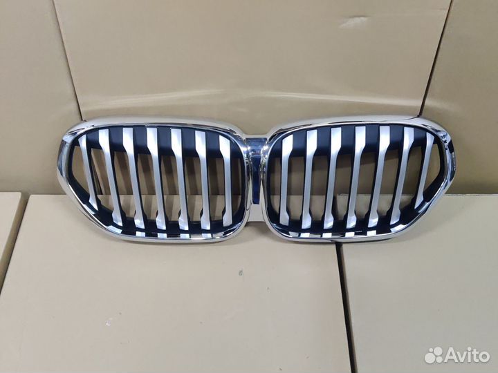 Решотка радиатора BMW X1 F48 51138493451