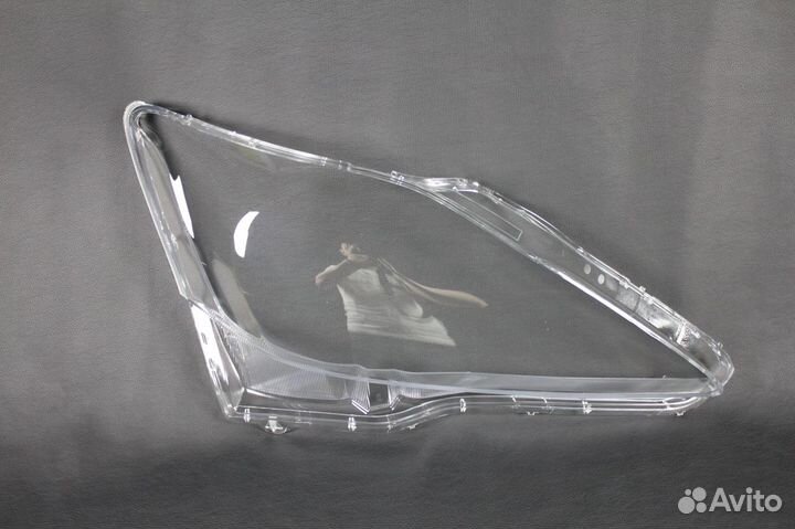 Cтекла фар Lexus IS 2005-2010 г.в. левое/правое