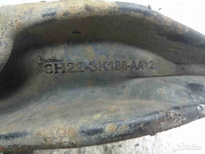 Кулак поворотный левый Land Rover Discovery 3 LA 8