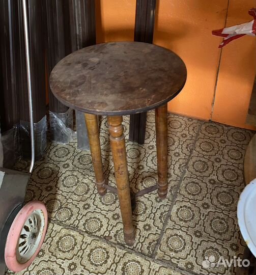 Столик круглый