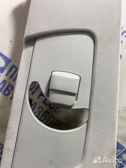 Обшивка стойки правая Toyota Mark X седан 2.5 4GR