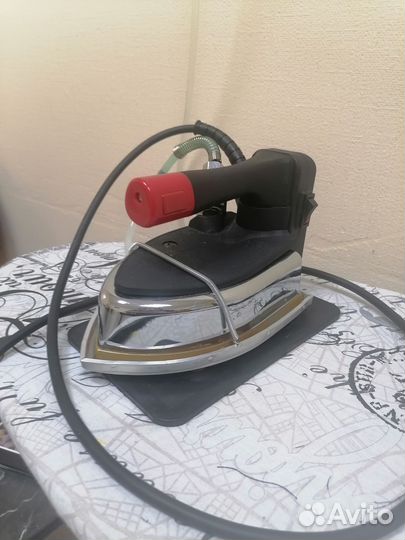 Утюг с парогенератором