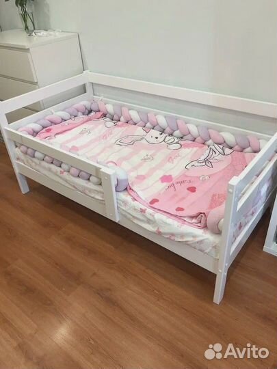 Детская кровать с бортиком