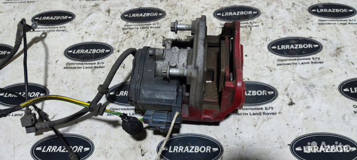 Суппорт задний правый Range Rover L494 306DT 3.0