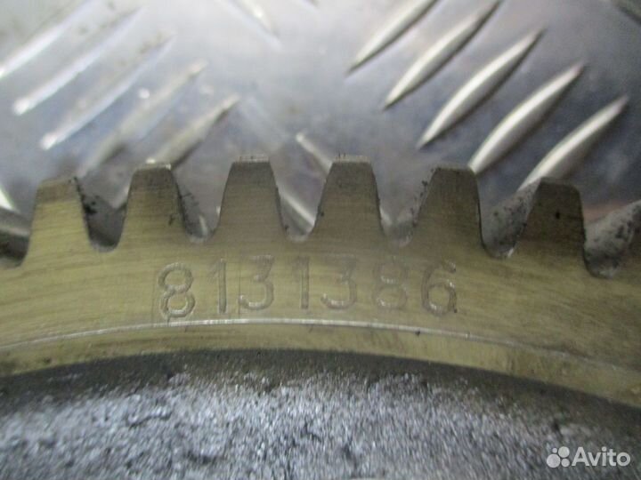 Шестерня Volvo 8131386