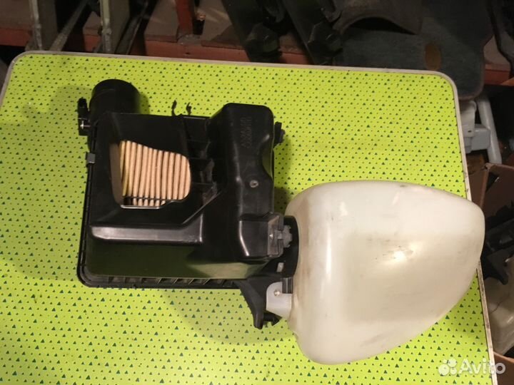 Корпус воздушного фильтра Subaru Outback