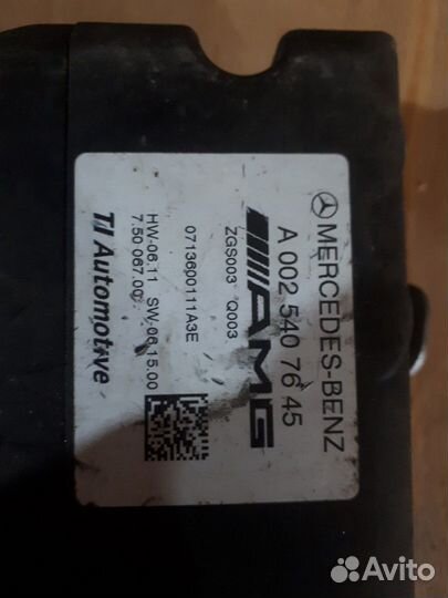 Блок бензонасоса А 002 540 76 45 мерседес 221