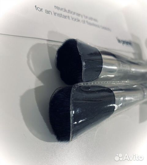 Кисти La prairie (набор из 2х штук)