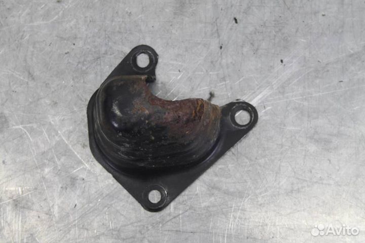 Кронштейн усилителя заднего бампера правый Nissan