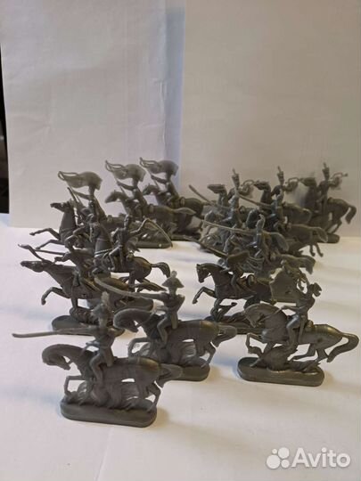 Солдатики, индейцы, богатыри, рыцари