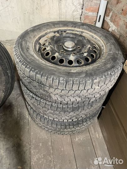 R15 Yokohama Ice Guard Stud IG55 195/65, PCD 5x114.3 DIA 66.1