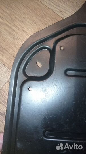 Toyota Camry 5144233080 Пыльник двигателя