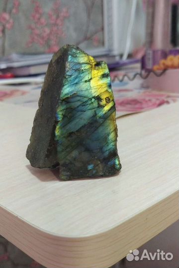 Камень Лабрадор