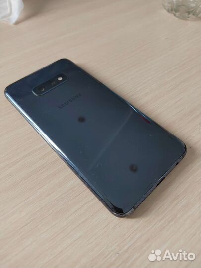 Телефон Samsung galaxy s10e