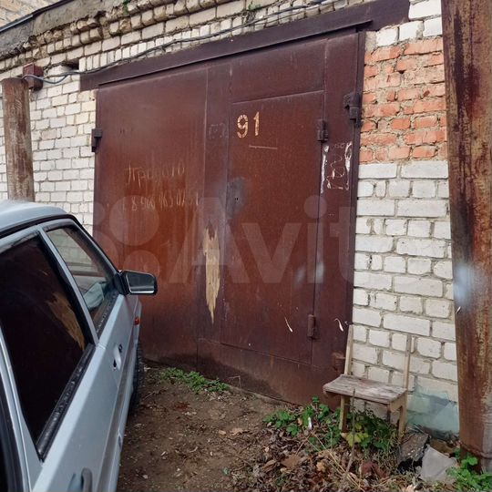 Гараж, > 30 м²