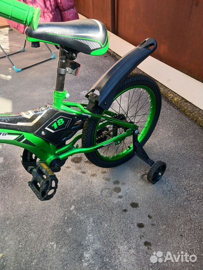 Детский велосипед четырехколесный 20