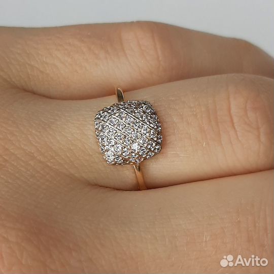 Кольцо золотое с фианитами