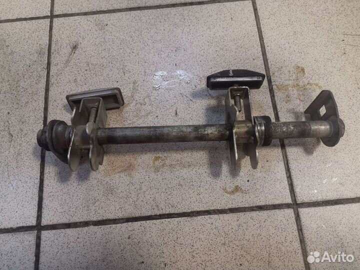 Задняя ось Suzuki gsf 650 bandit