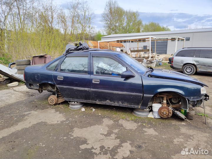 Opel Vectra 1.6 МТ, 1994, битый, 419 708 км