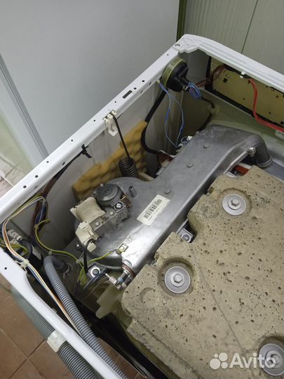 Продам стиральную машинку Hotpoint Ariston