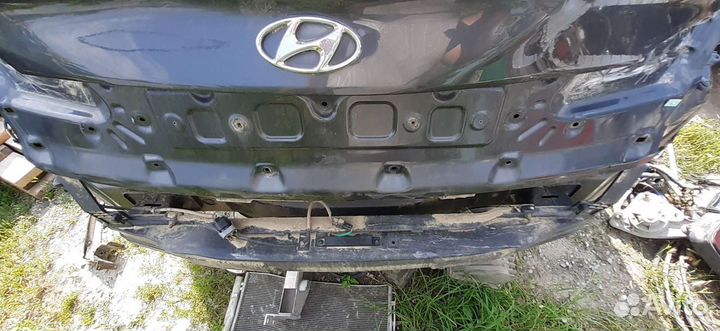 Задний усилитель бампера на Hyundai i40