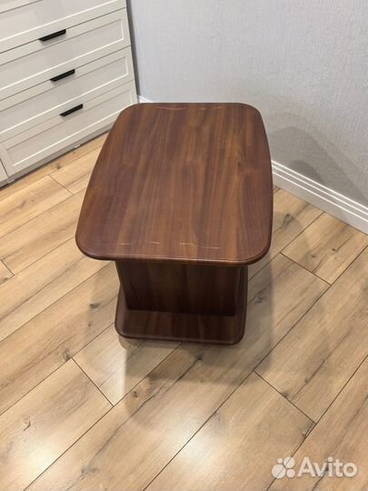 Стол журнальный на колёсиках 79х57х54 б/у